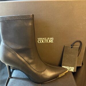 Versace Jeans Couture Scarlett Boots BNIB Size 38 w/Dust Bag. Never Worn